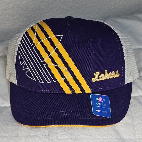 Women's VINTAGE Adidas Mesh Snapback Hat - Picture 3 of 9